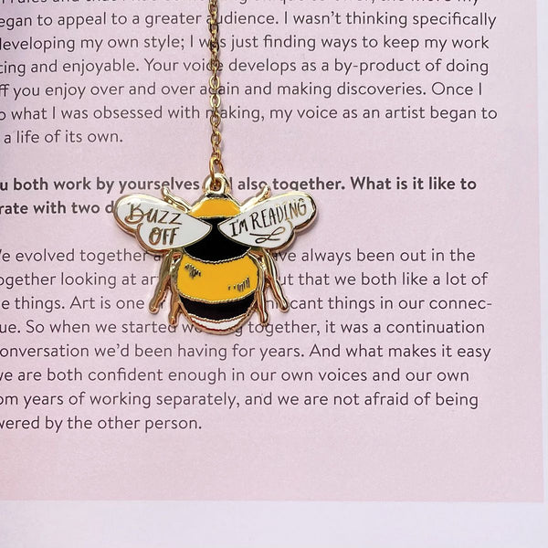 Buzz off I'm Reading Bee Enamel Bookamrk - 4