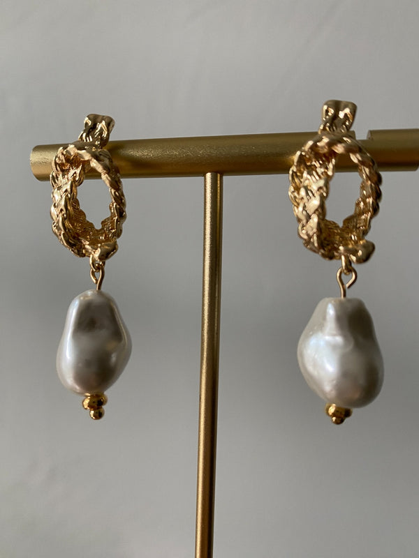 Pearl and Teardrop Crystal Bead Earrings - 3