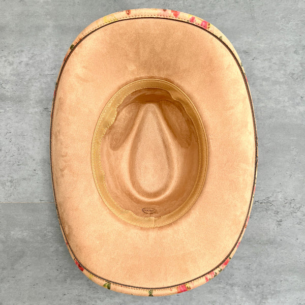 611fc05e3c4ce80992caae23_red-roses-tan-pinched-cowboy-base_1786551504203.jpg