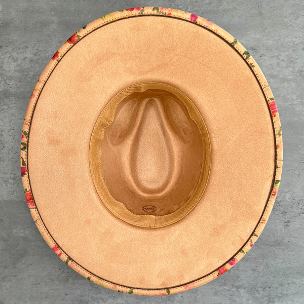 611fc05e3c4ce80992caae23_red-roses-tan-pinched-rancher-base_1786551926642.jpg