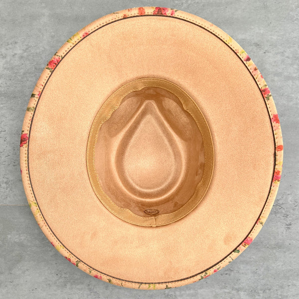 611fc05e3c4ce80992caae23_red-roses-tan-teardrop-base_1786551255329.jpg