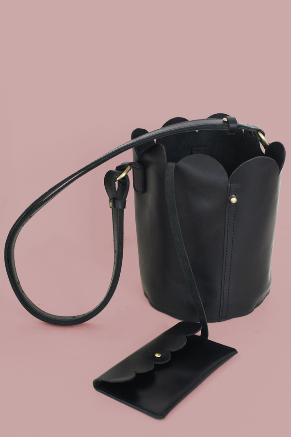 611fc05e3c4ce80992caae23_scallop-bucket-bag-black-with-pouch_1785429982657.png